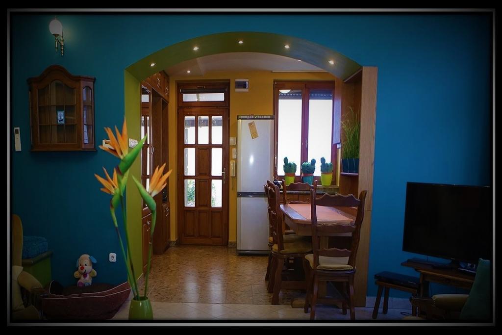 Happy Colours In Old Town Apartment Kecskemét Exterior foto